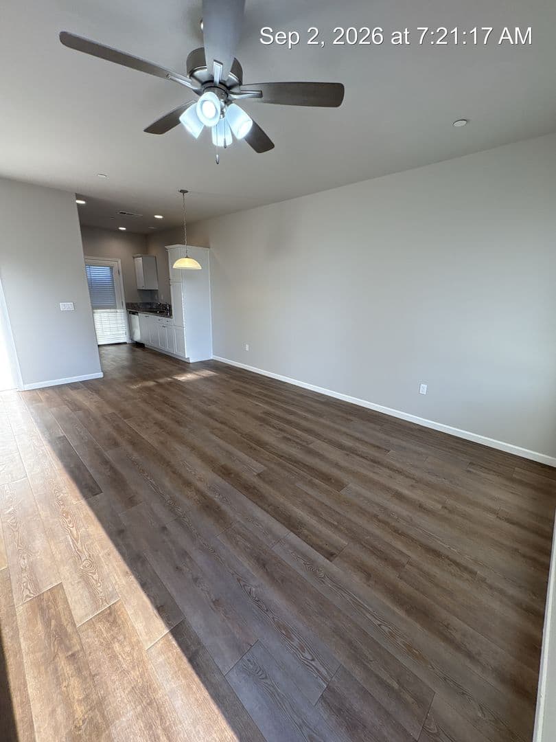 Visalia Apartment: 418 S Summit Street Unit #101-104