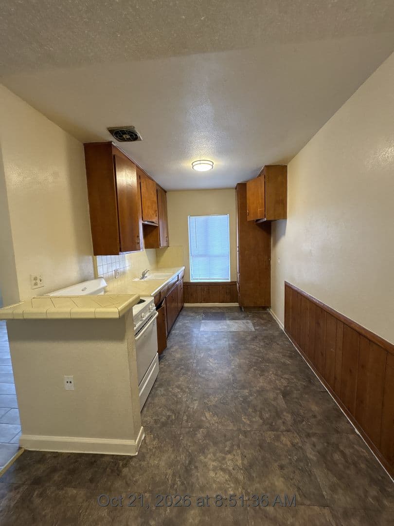Hanford Apartment: 530-580 S. Richmond Ave