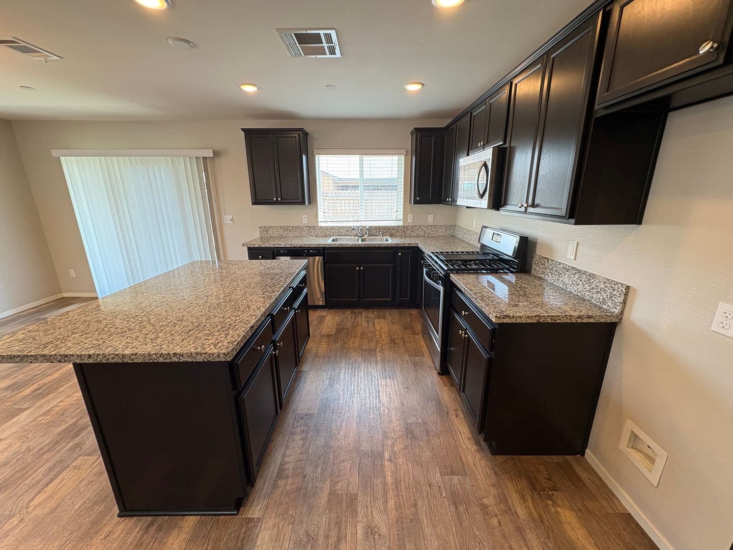Visalia House: 2113 North Highland Street