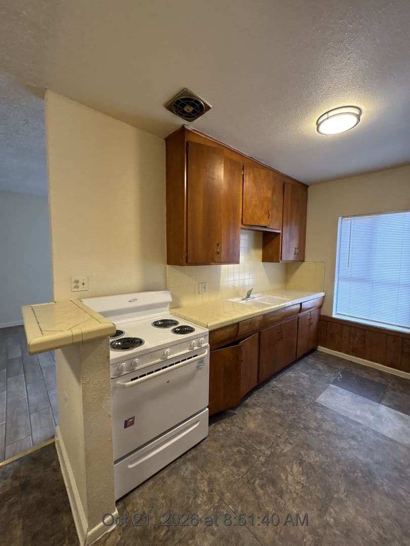 Hanford Apartment: 530-580 S. Richmond Ave