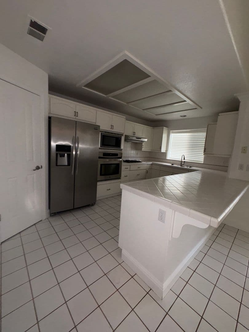 Clovis House: 3227 Jasmine Ave