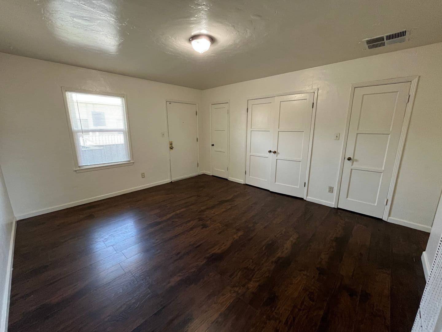Porterville Apartment: 267 W Belleview Ave