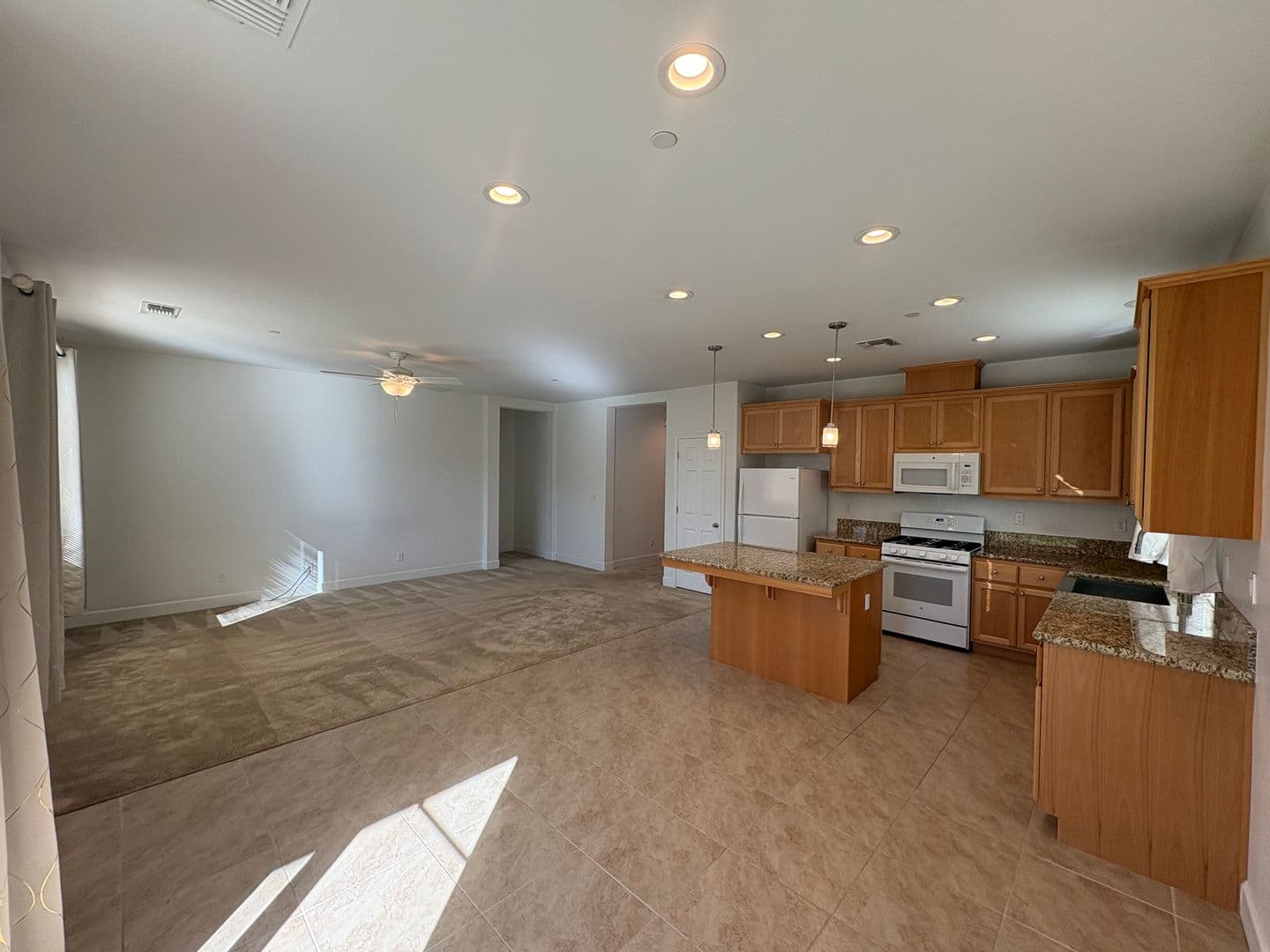 Visalia House: 3215 S Meadowbrook St
