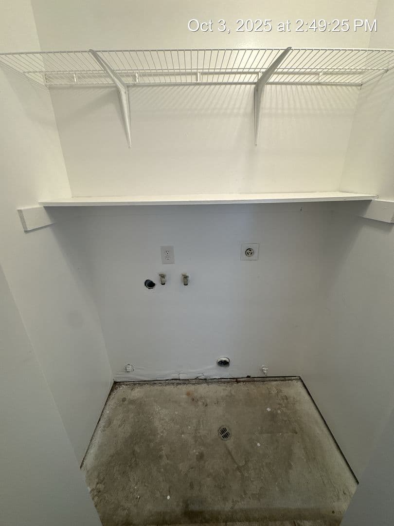 Visalia Apartment: 2724-2728 South Sallee Ct