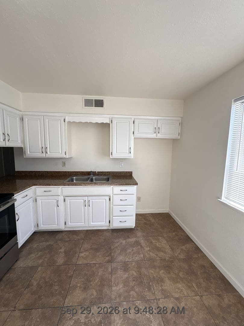 Exeter Apartment: 320 North E Street