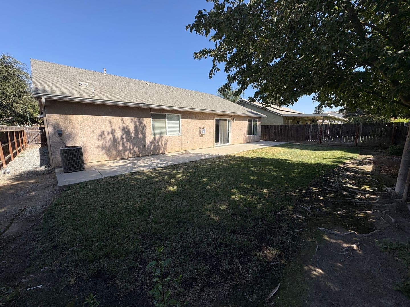Visalia House: 2967 West Jerome Ave