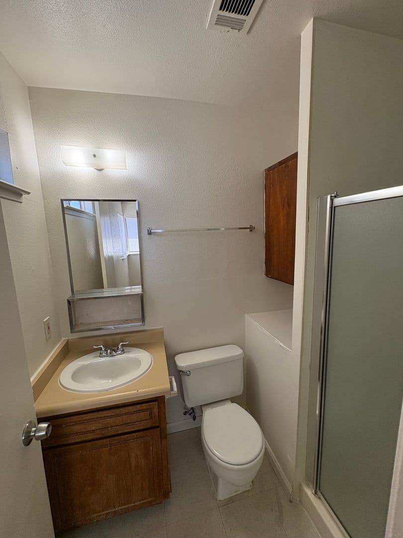 Visalia House: 244 East Prospect Avenue