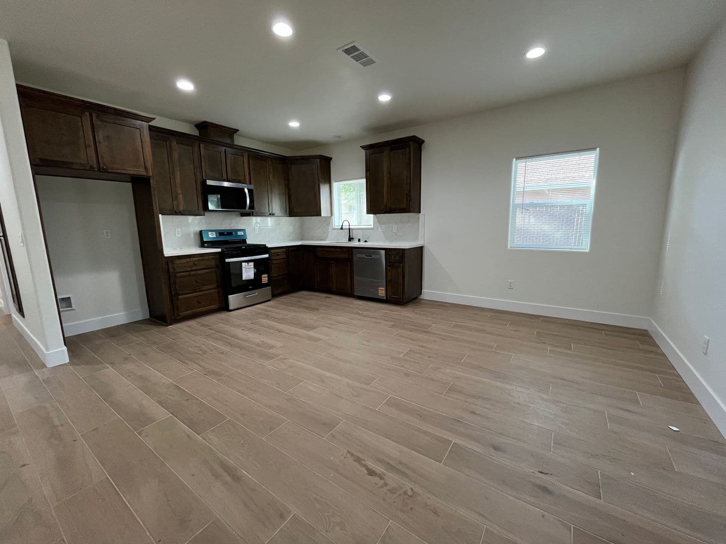 Lindsay House: 440 N Westwood Ave