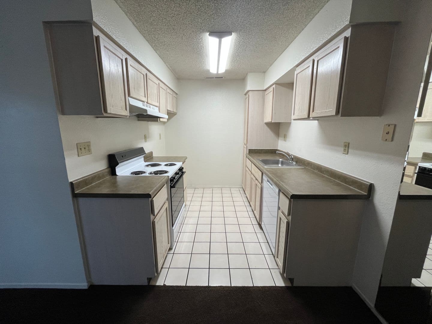 Porterville Apartment: 1704 W Olive Ave