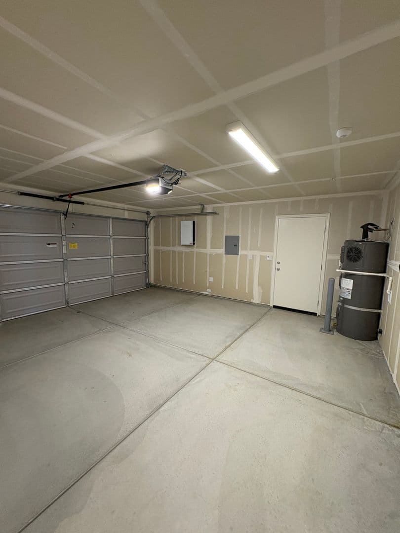 Visalia House: 30643 Marigold Road