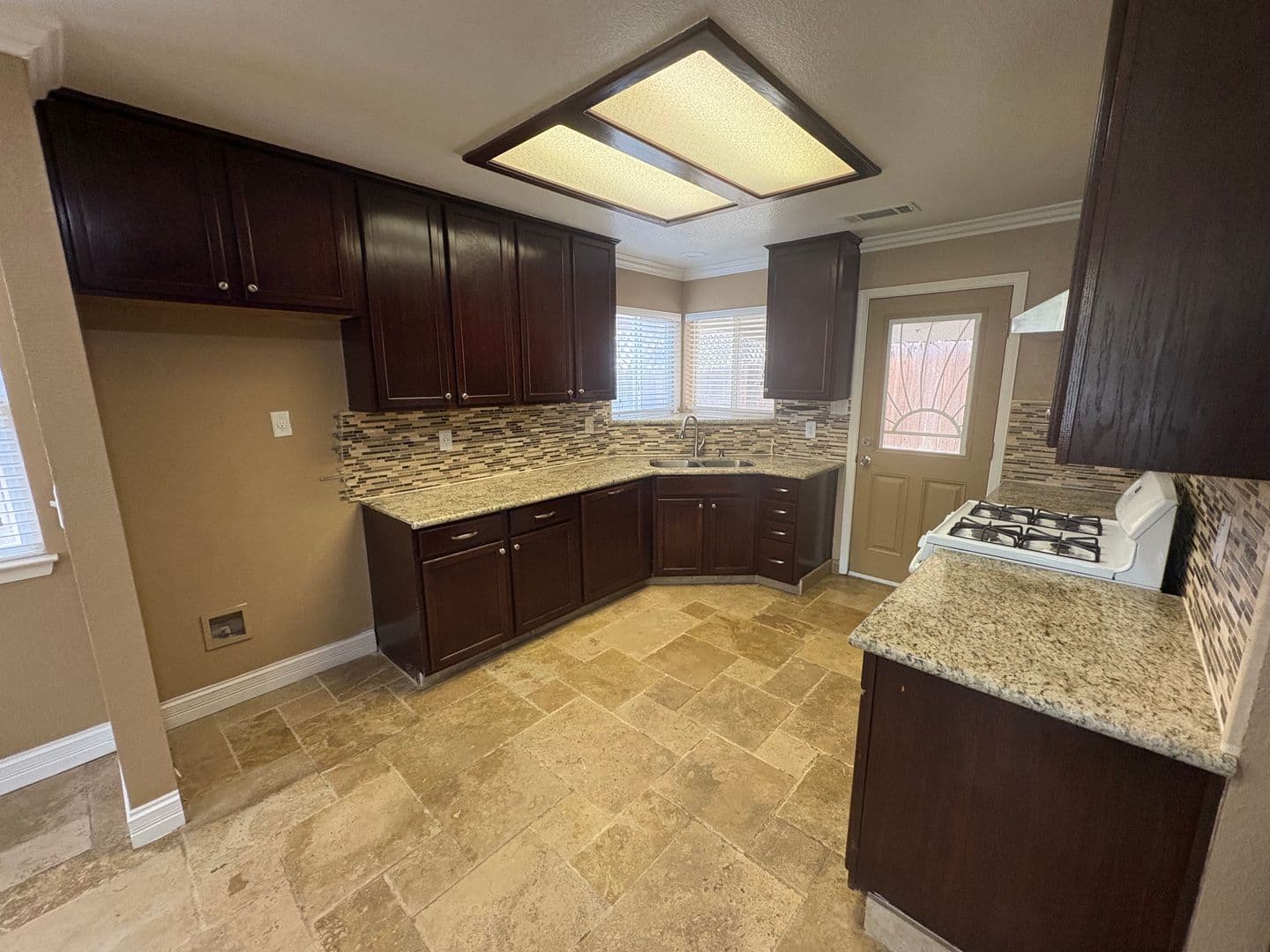 Visalia House: 744 West Buena Vista Ave