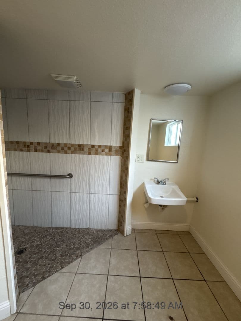 Visalia Apartment: 32606 Road 124