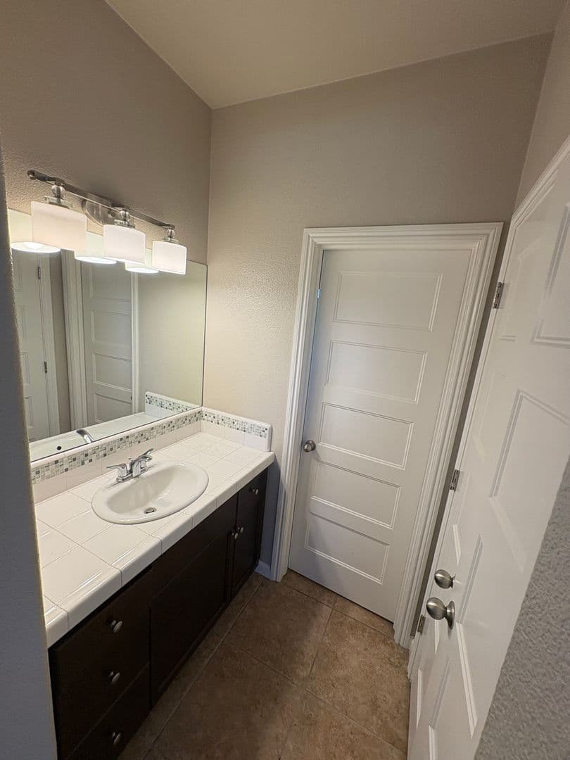 Clovis House: 3461 Alcove Way