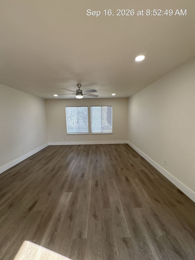Visalia Apartment: 3549 W Campus Ave -8