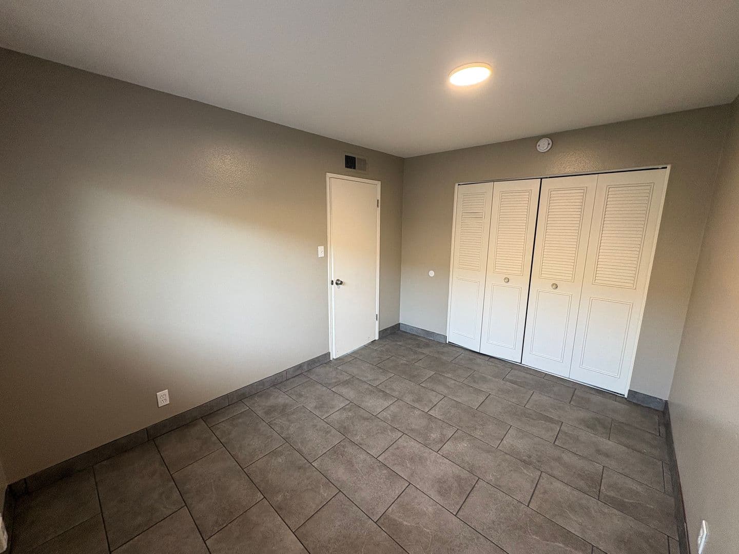 Visalia Apartment: 3108 West Walnut Ave #1-4