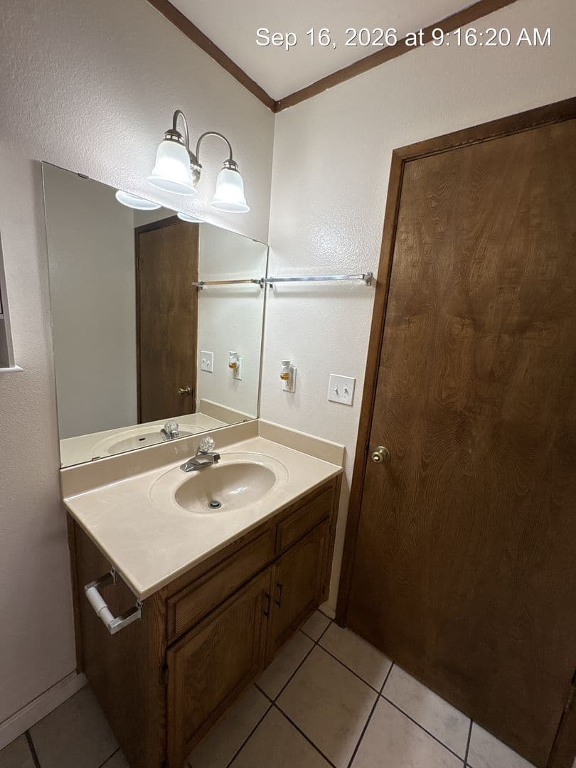 Visalia Apartment: 700-738 South Linwood / 4431-4445 West Myrtle/4430 West Cypress