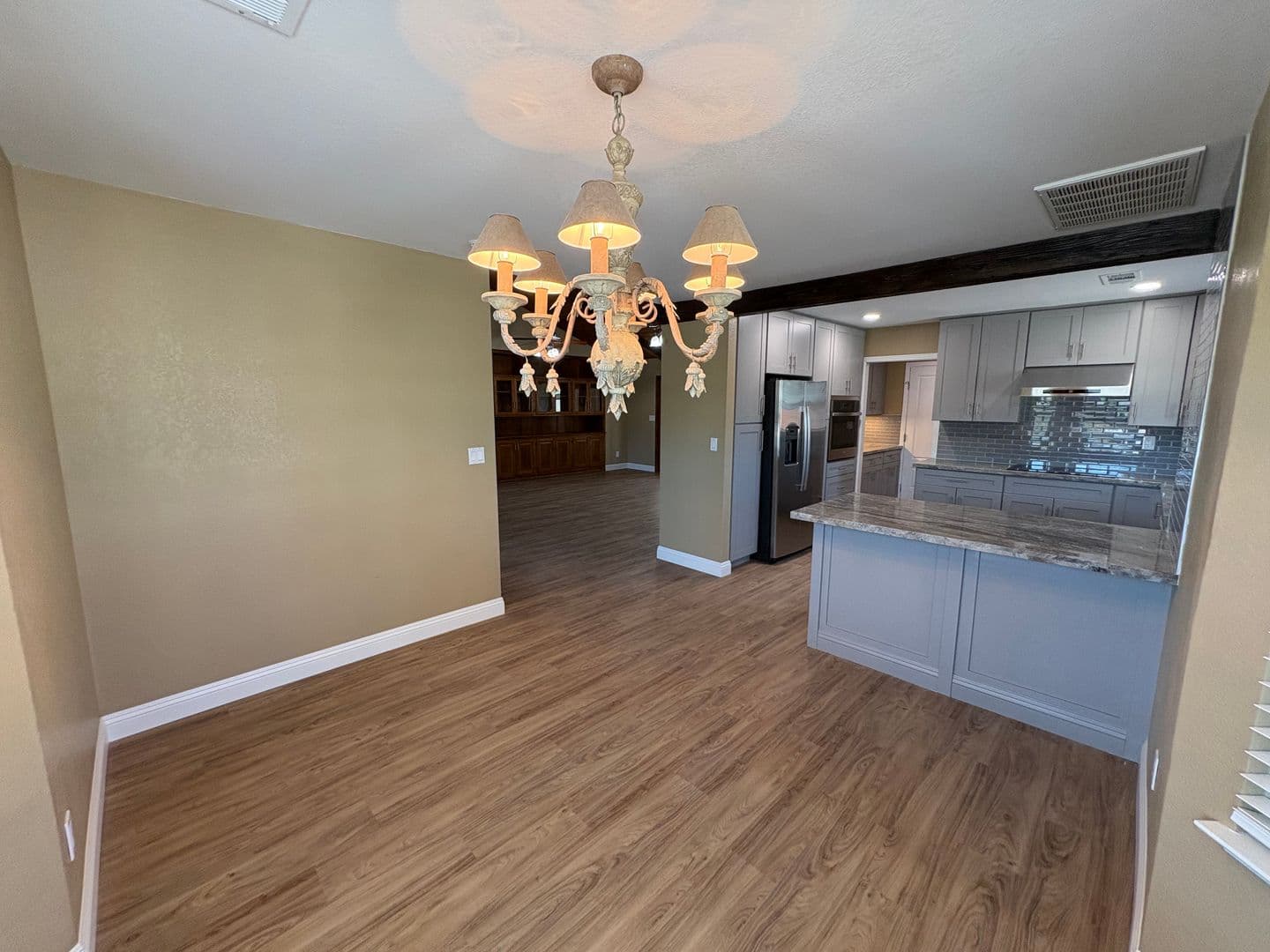 Visalia House: 2322 East Vassar Dr