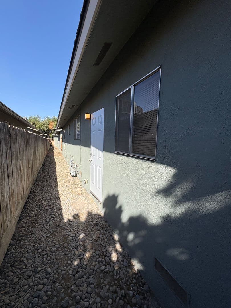 Visalia Apartment: 3108 West Walnut Ave #1-4