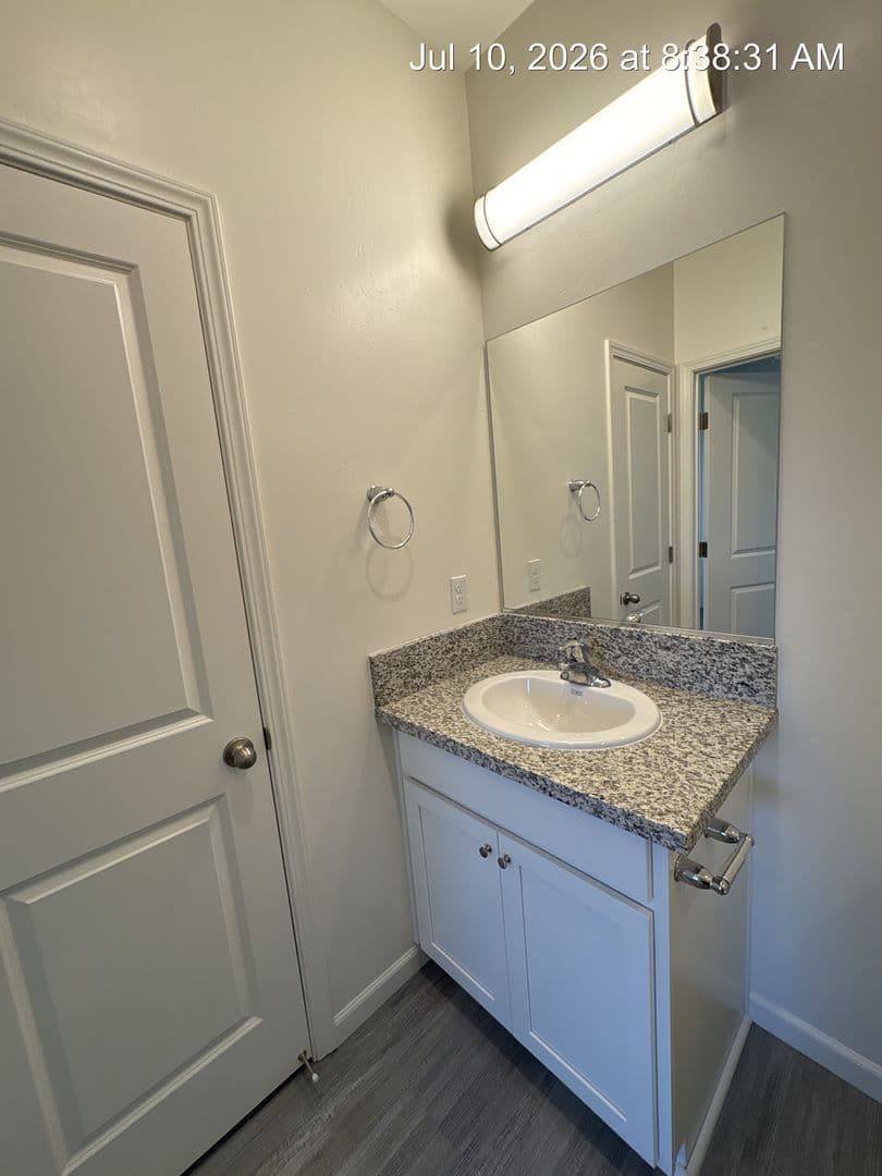 Visalia Apartment: 711-747 S Pinkham