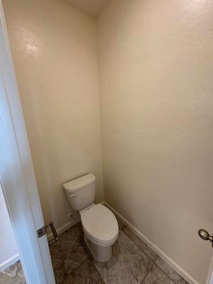 Visalia House: 3208 North Rova Ct