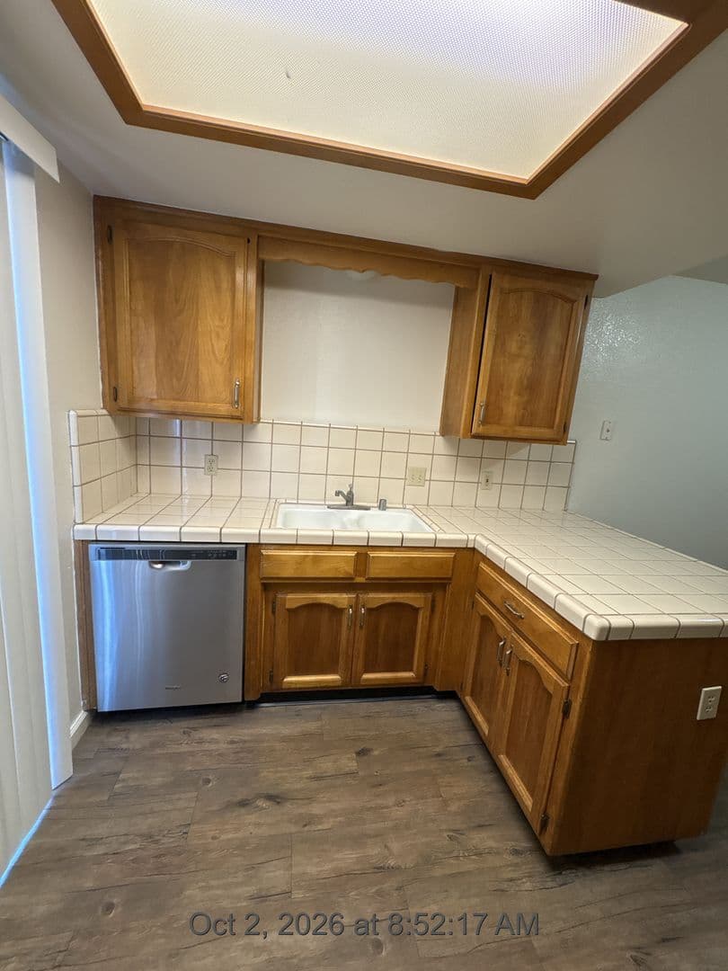 Visalia Apartment: 1324-1330 South Rossmoor
