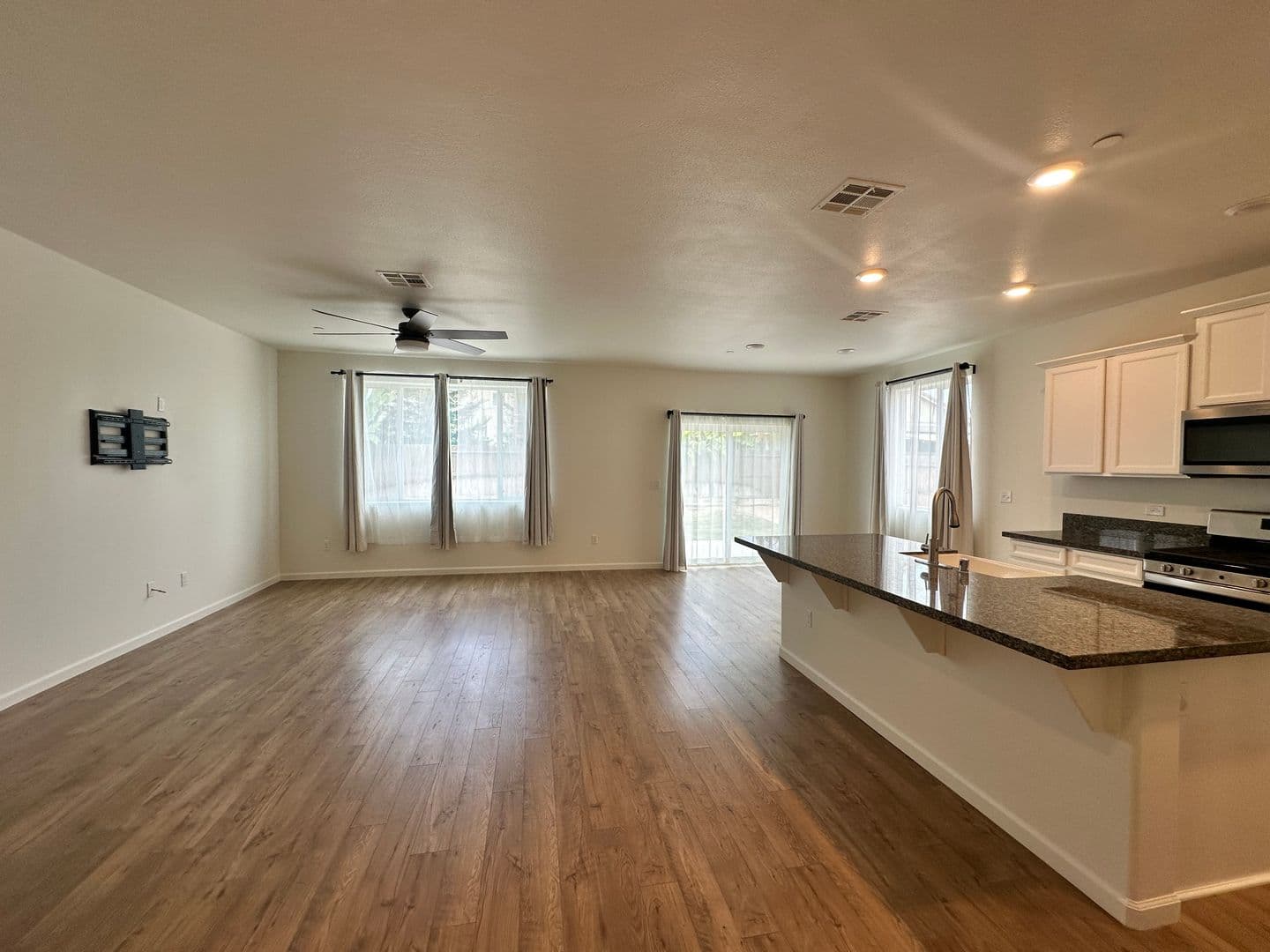 Visalia House: 2231 South Lebec St
