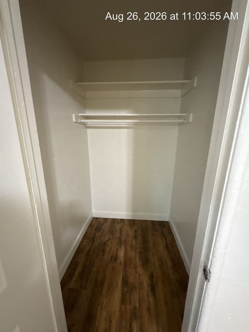 Tulare Apartment: 340-352 S Blackstone St