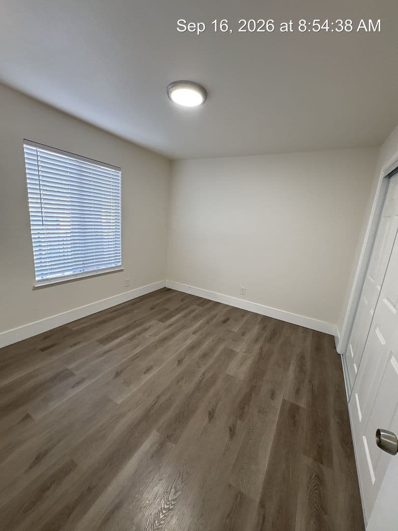 Visalia Apartment: 3549 W Campus Ave -8