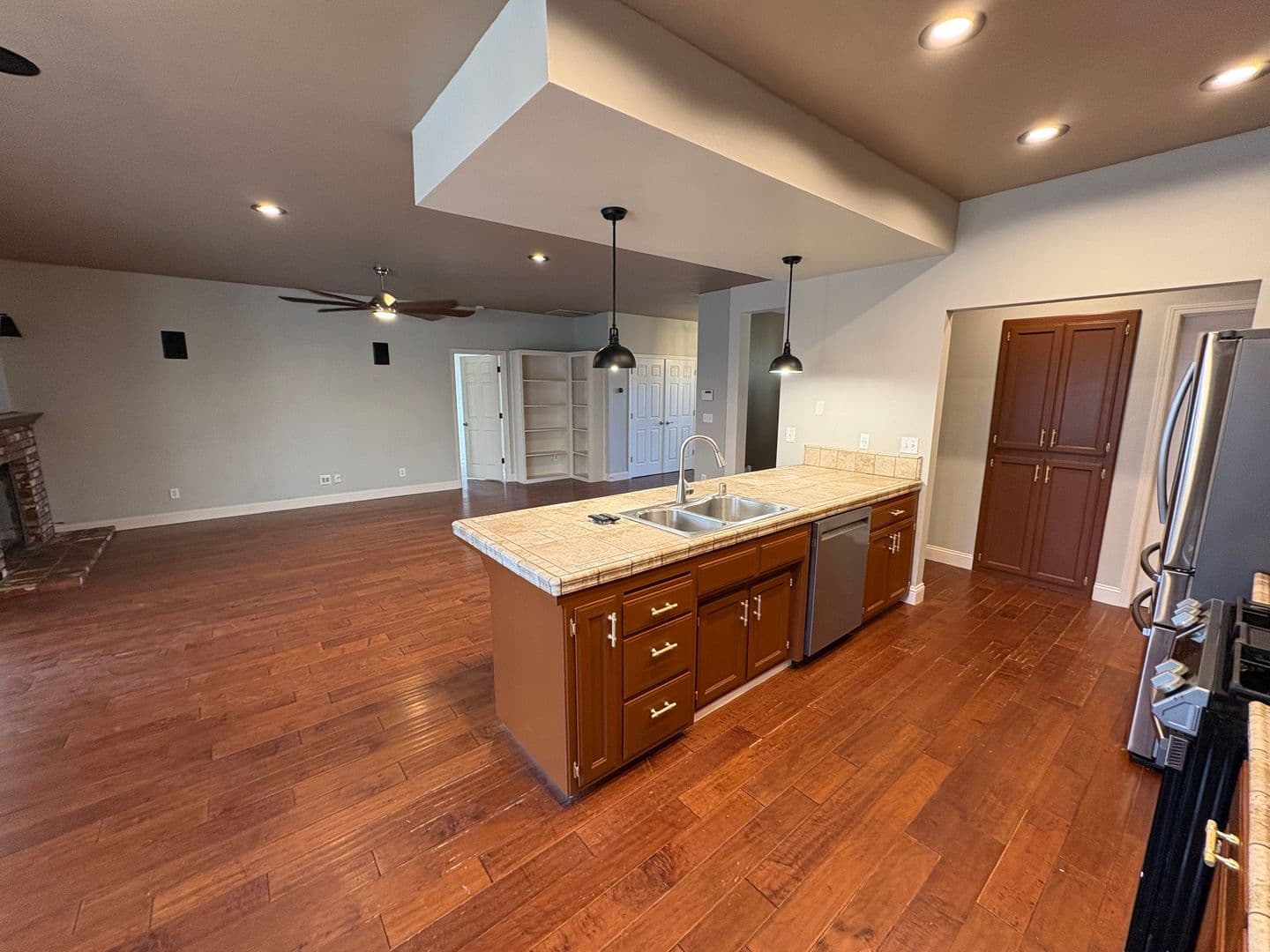 Hanford House: 540 West Birch Ct