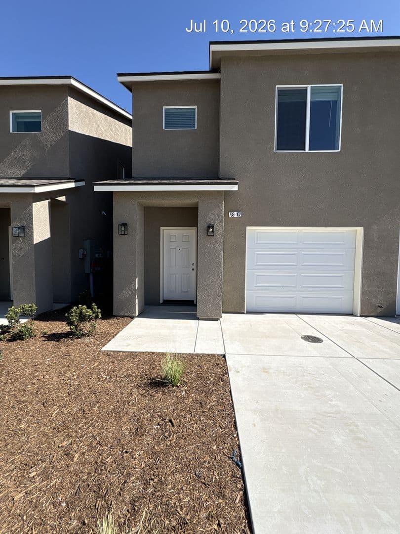 Visalia Apartment: 711-747 S Pinkham