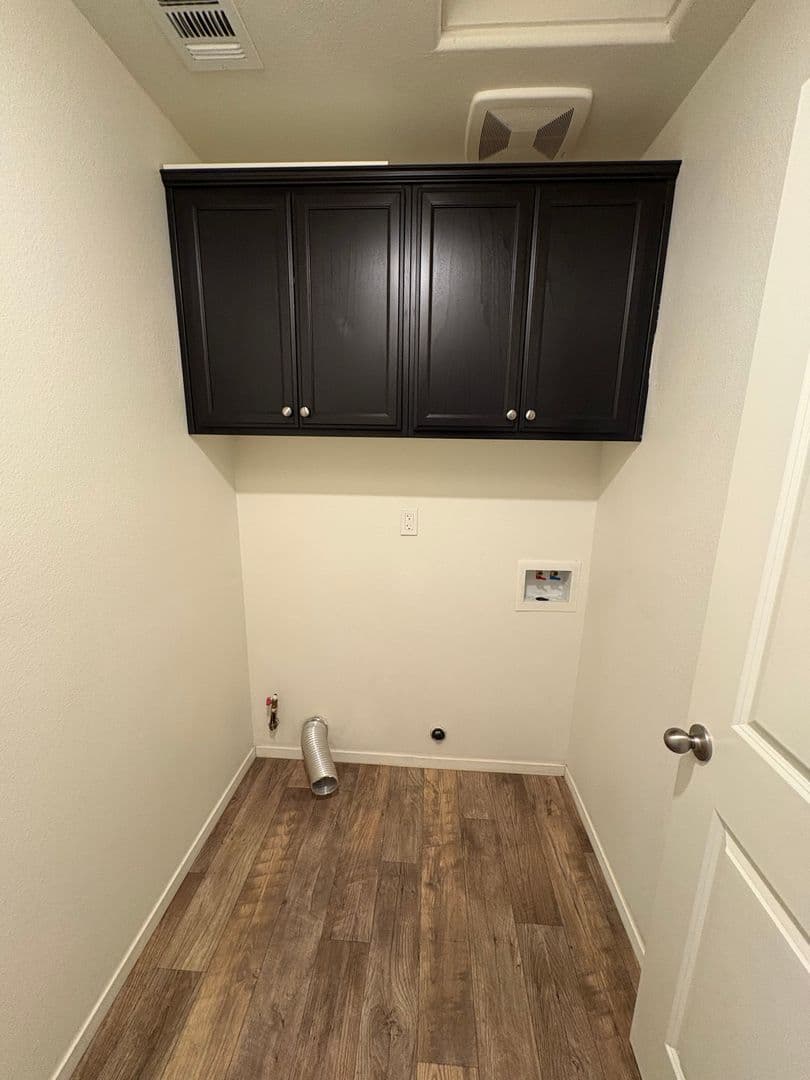 Visalia House: 2113 North Highland Street