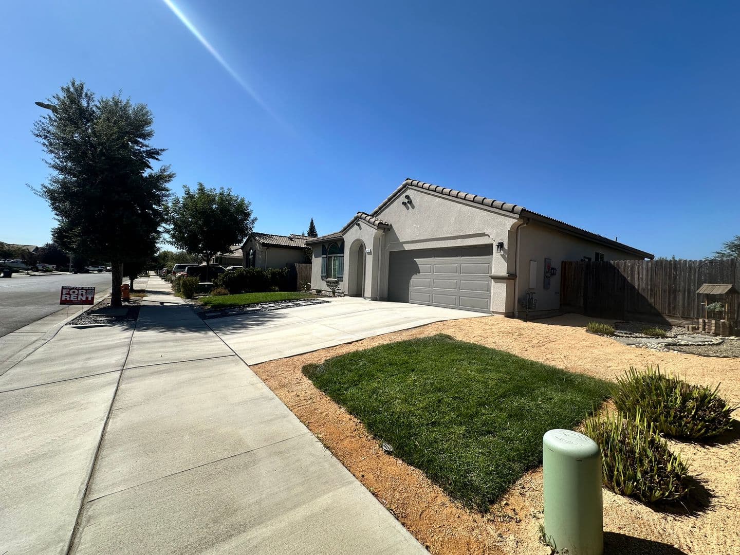 Visalia House: 3215 S Meadowbrook St