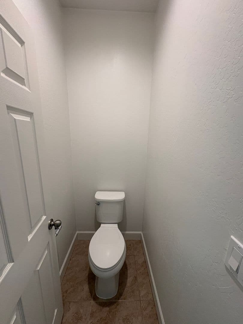 Visalia House: 3215 S Meadowbrook St