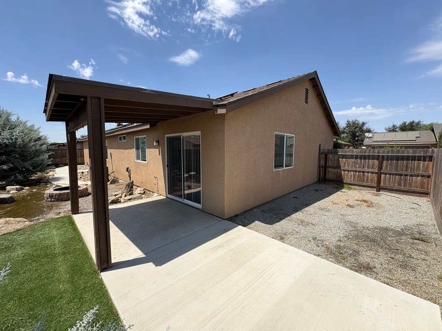 Visalia House: 2113 North Highland Street