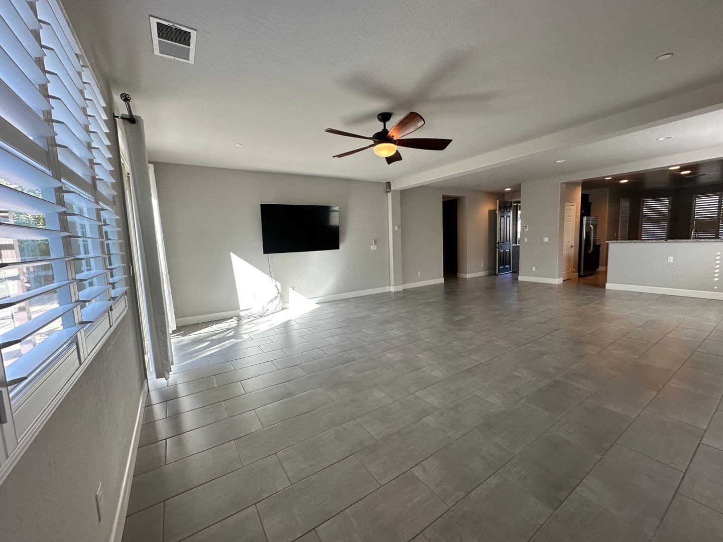 Visalia House: 2001 W Flagstaff Ave