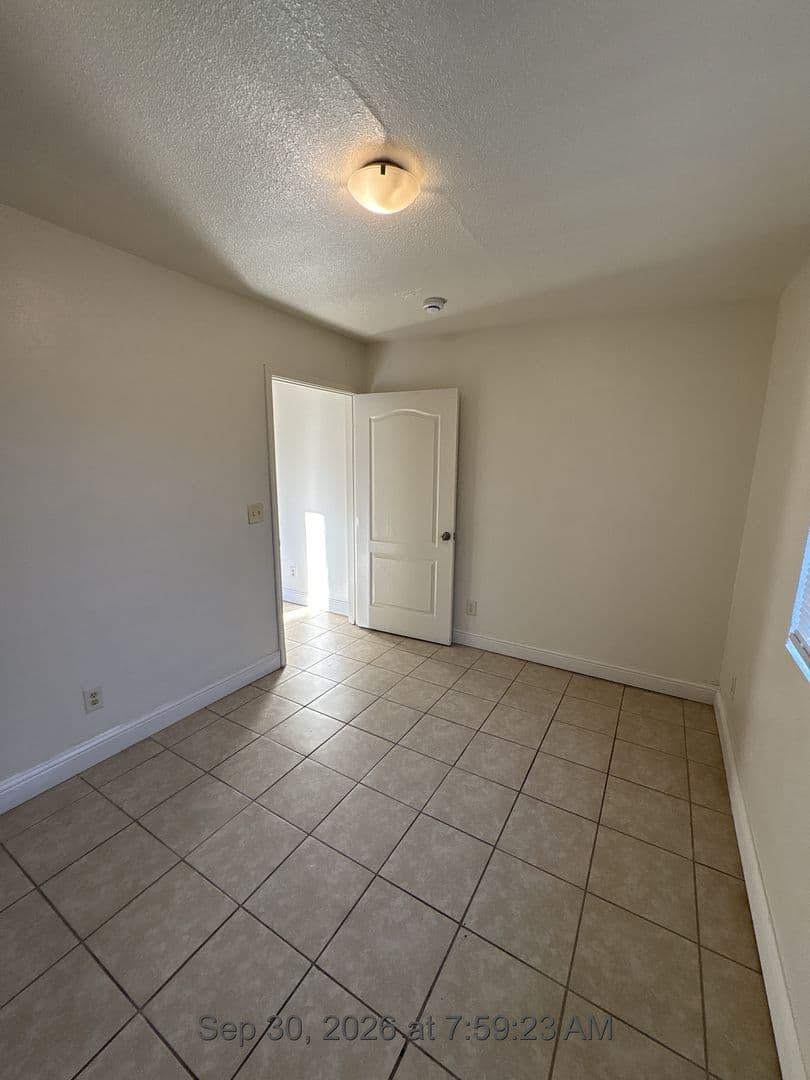 Visalia Apartment: 32606 Road 124