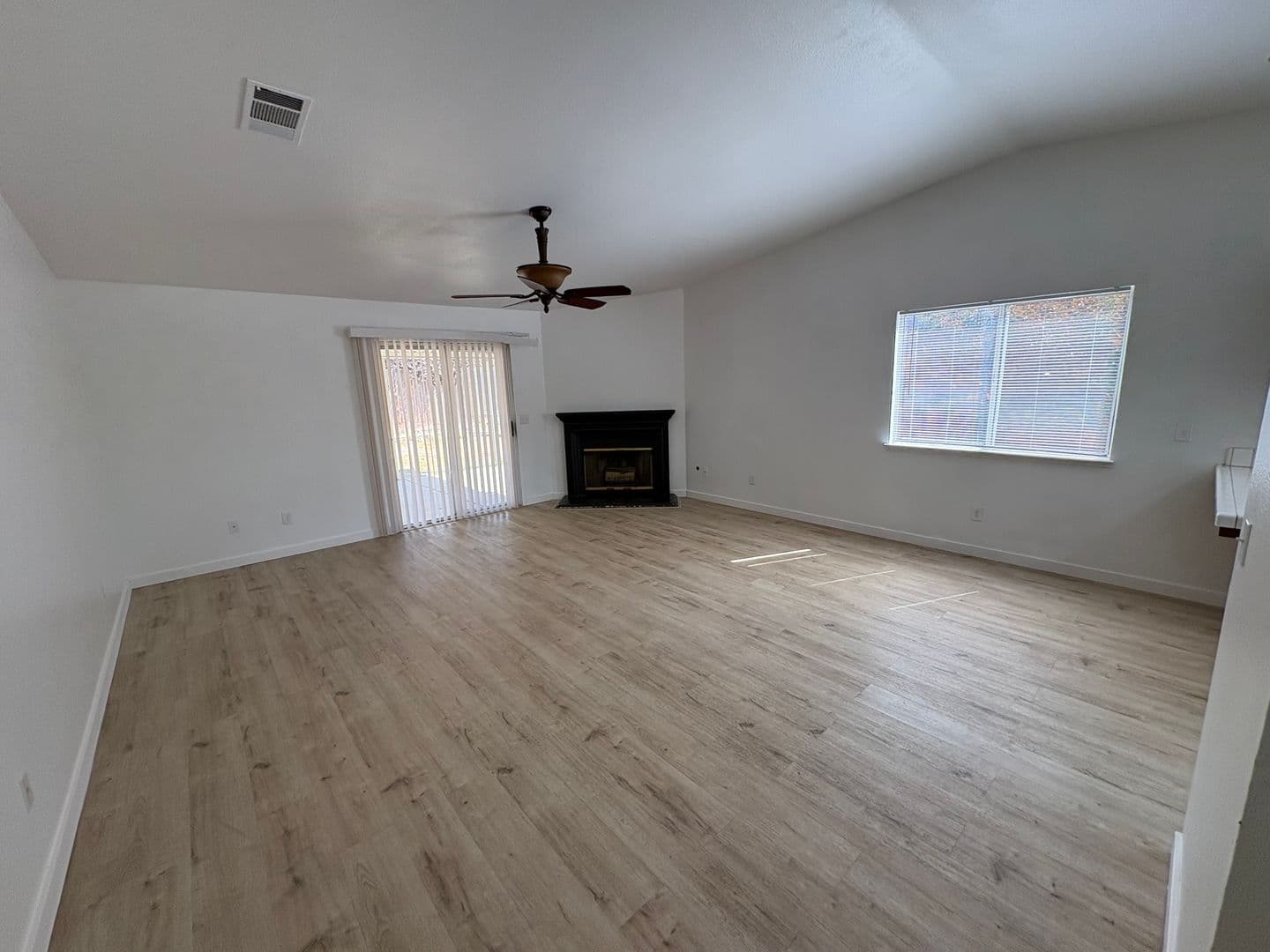 Visalia House: 2324 West Delta Ave
