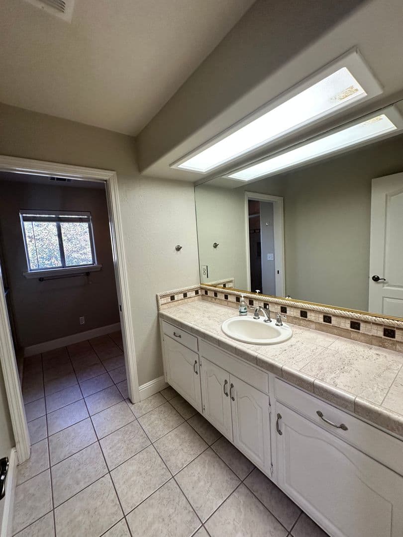 Visalia House: 5319 W. Harold Ave