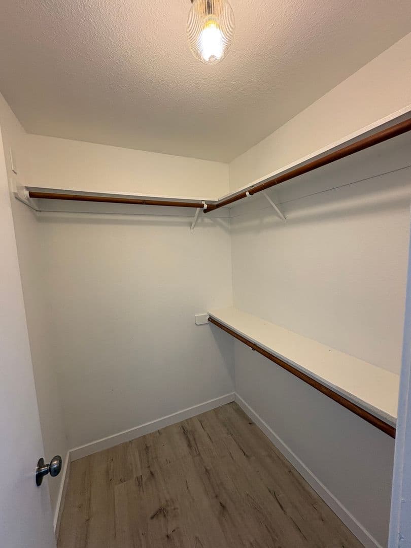Visalia House: 2324 West Delta Ave