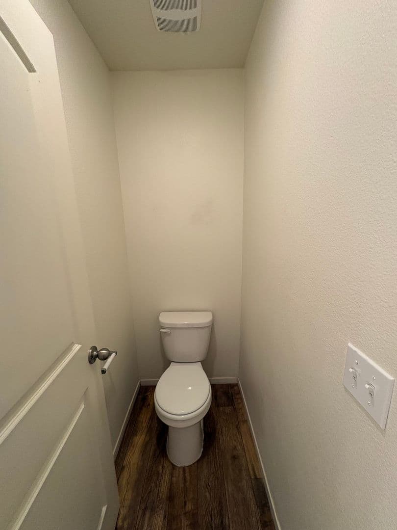 Visalia House: 2113 North Highland Street