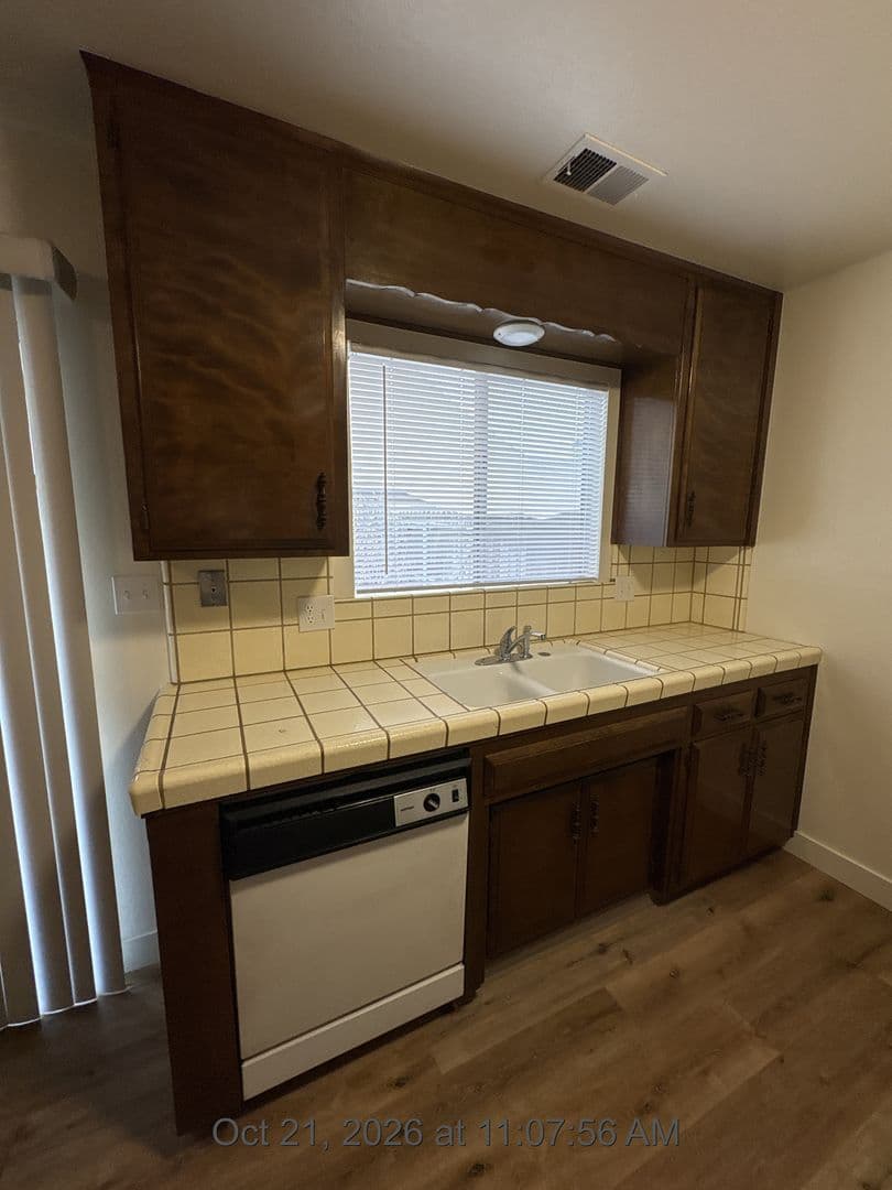 Visalia Apartment: 2015-2019 E. Walnut Ave