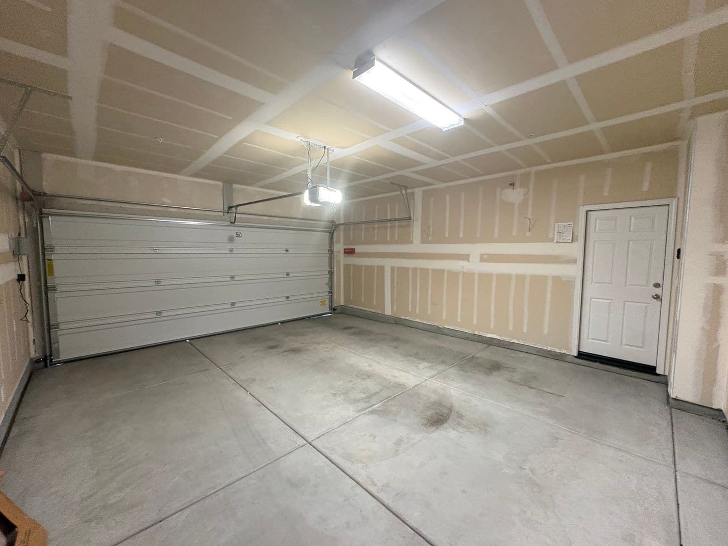 Visalia House: 3215 S Meadowbrook St
