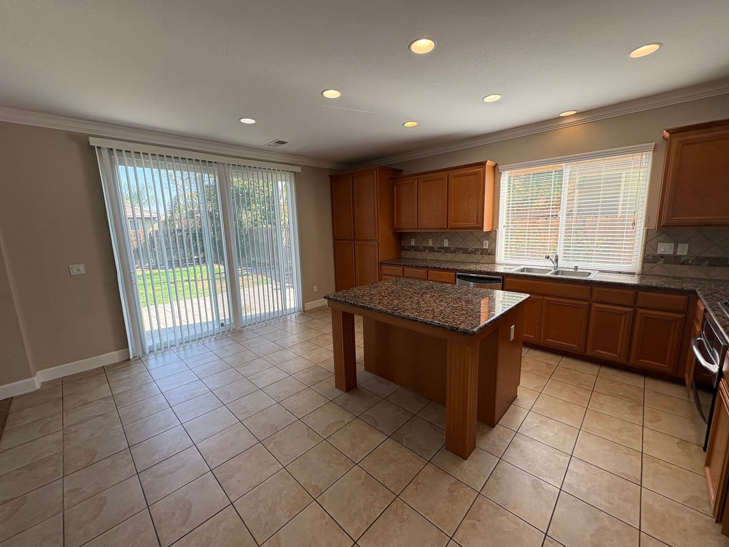 Visalia House: 3116 W Buena Vista