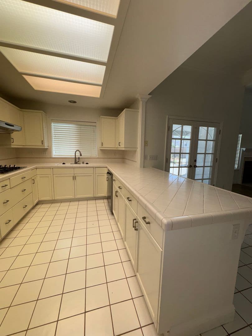Clovis House: 3227 Jasmine Ave