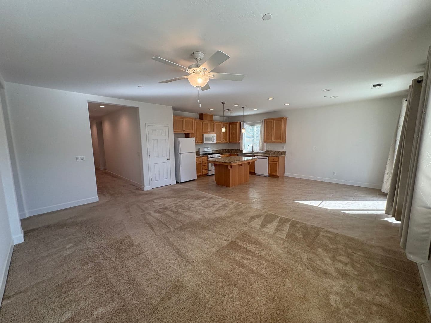 Visalia House: 3215 S Meadowbrook St