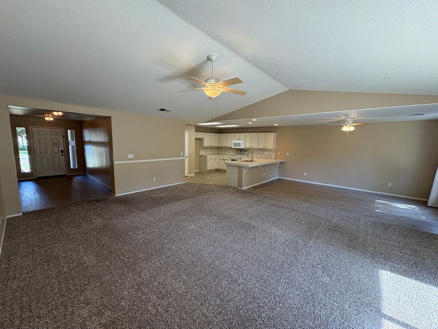 Visalia House: 2967 West Jerome Ave