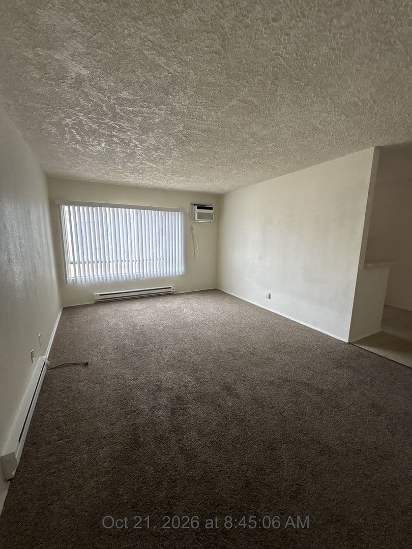 Hanford Apartment: 530-580 S. Richmond Ave