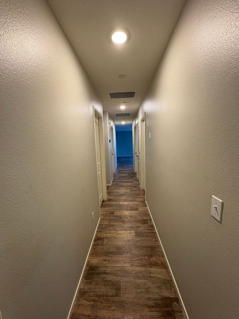 Visalia House: 2113 North Highland Street