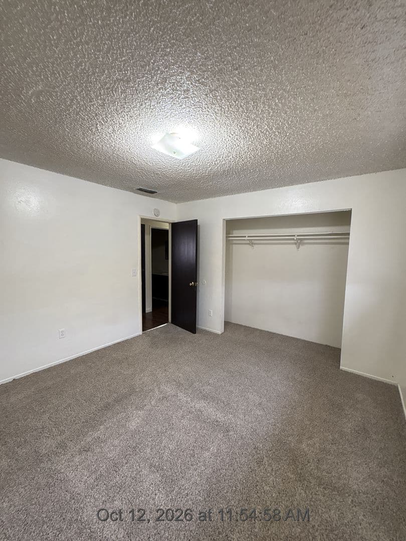 Visalia Apartment: 615 S Demaree St