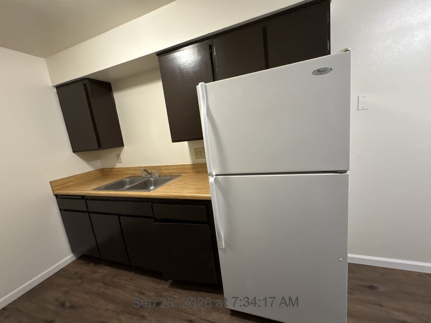Visalia Apartment: 1300-1446 West Elowin Ave